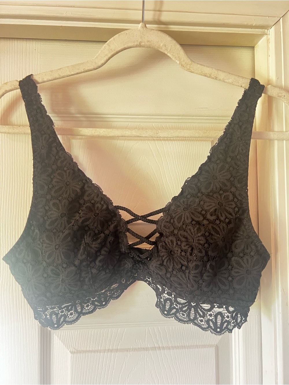 Victoria Secret Size large Lace Bralette with Crisscross Front - Black